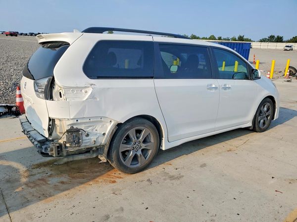 2018 TOYOTA SIENNA SE/SE Premium