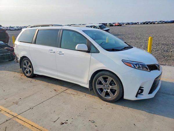 2018 TOYOTA SIENNA SE/SE Premium