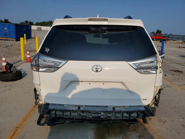2018 TOYOTA SIENNA SE/SE Premium