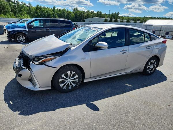 2021 TOYOTA PRIUS