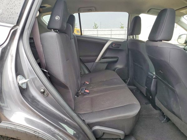 2016 TOYOTA RAV4 LE (X Grade)