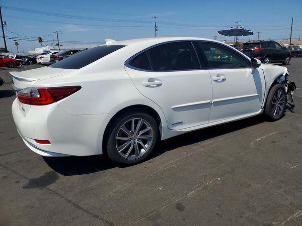 2018 LEXUS ES 300h