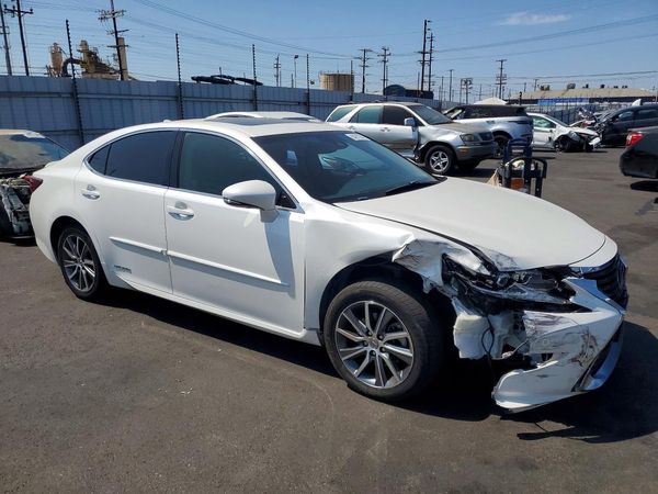 2018 LEXUS ES 300h