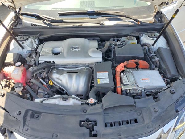 2018 LEXUS ES 300h