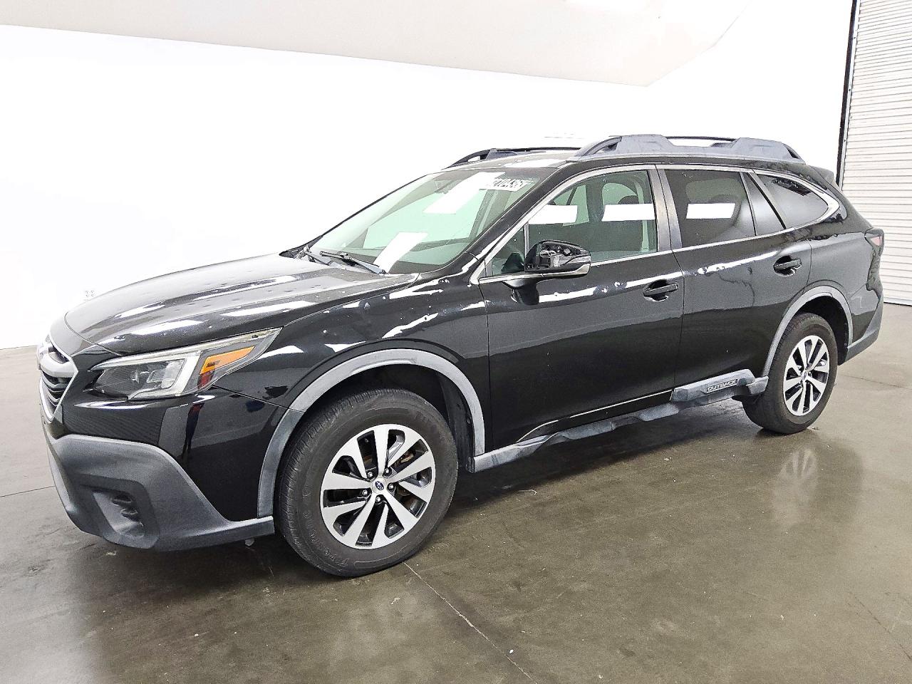 2020 SUBARU OUTBACK Premium — Front 3/4