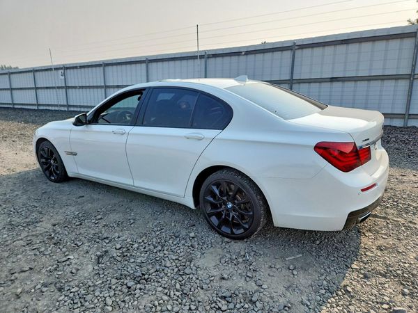 2015 BMW 750