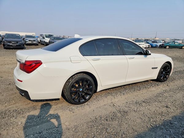 2015 BMW 750