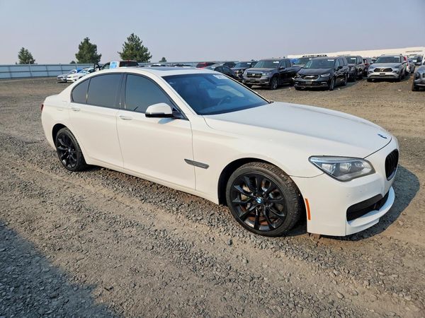 2015 BMW 750