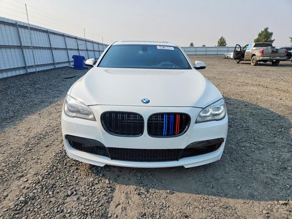 2015 BMW 750