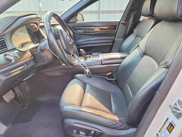 2015 BMW 750