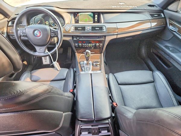 2015 BMW 750