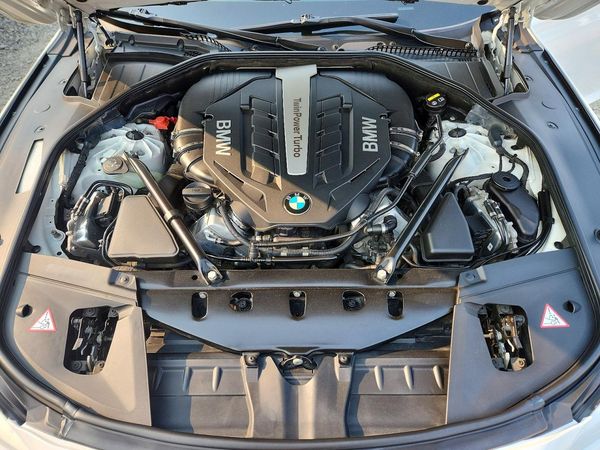 2015 BMW 750