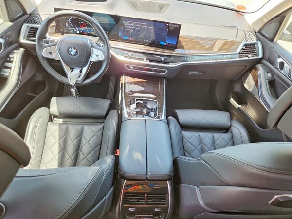 2025 BMW X7 xDrive40i