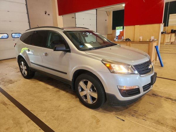 2017 CHEVROLET TRAVERSE LS