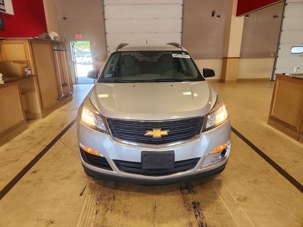 2017 CHEVROLET TRAVERSE LS