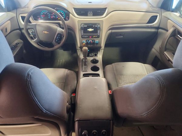 2017 CHEVROLET TRAVERSE LS