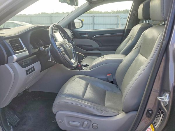 2016 TOYOTA HIGHLANDER