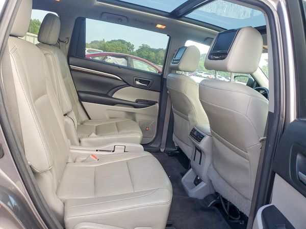 2016 TOYOTA HIGHLANDER