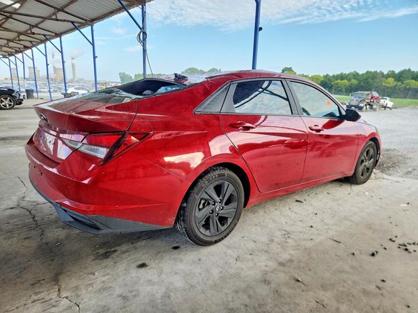 2022 HYUNDAI ELANTRA SEL w/ Convenience Pkg