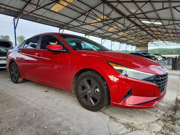 2022 HYUNDAI ELANTRA SEL w/ Convenience Pkg