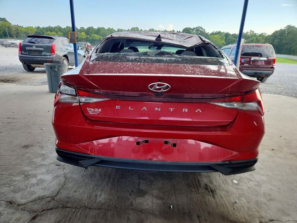 2022 HYUNDAI ELANTRA SEL w/ Convenience Pkg
