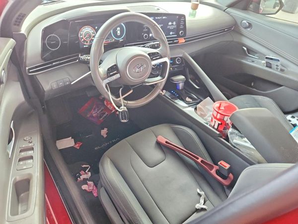 2022 HYUNDAI ELANTRA SEL w/ Convenience Pkg