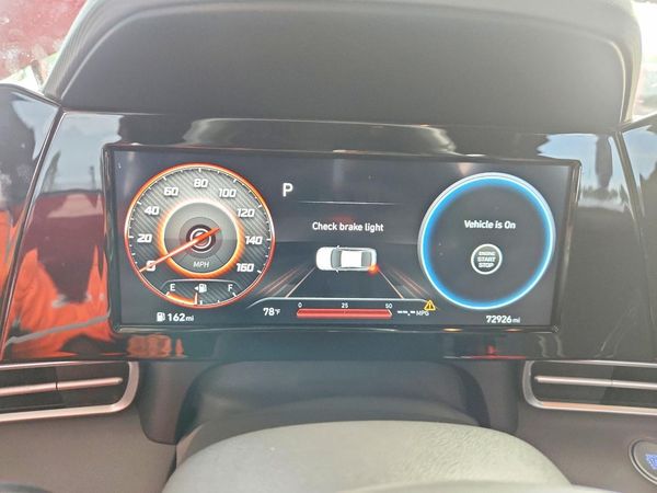 2022 HYUNDAI ELANTRA SEL w/ Convenience Pkg