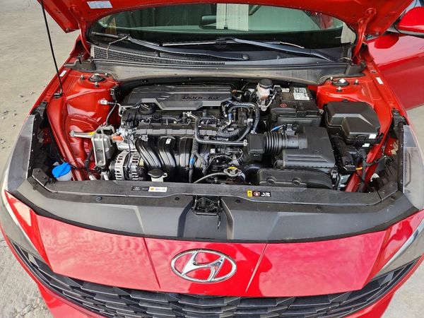 2022 HYUNDAI ELANTRA SEL w/ Convenience Pkg