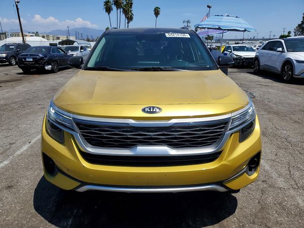 2021 KIA SELTOS S