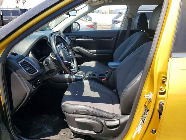 2021 KIA SELTOS S