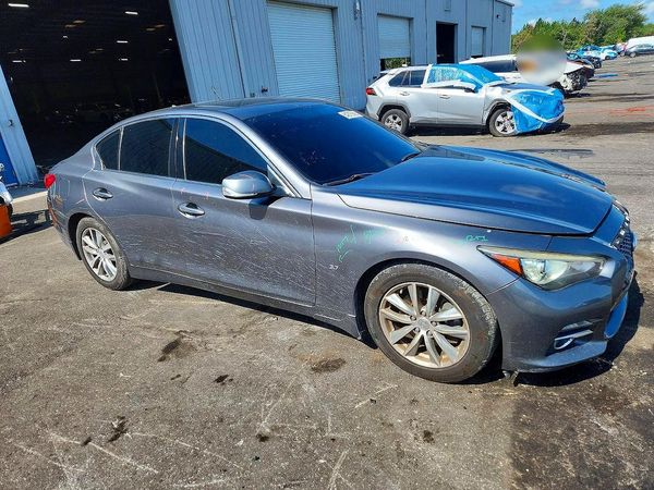 2015 INFINITI Q50