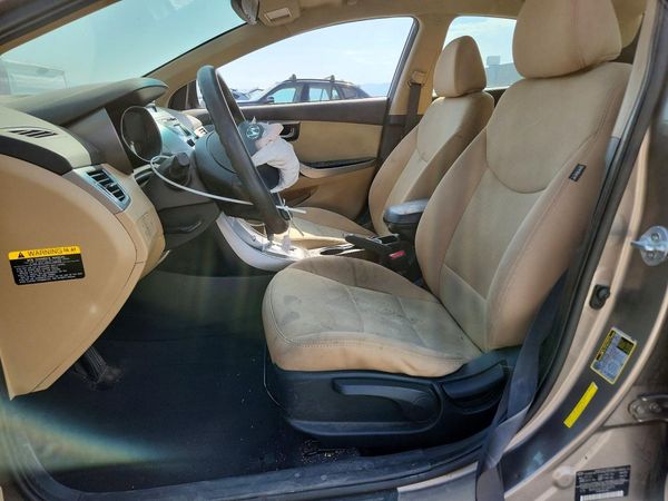 2013 HYUNDAI ELANTRA