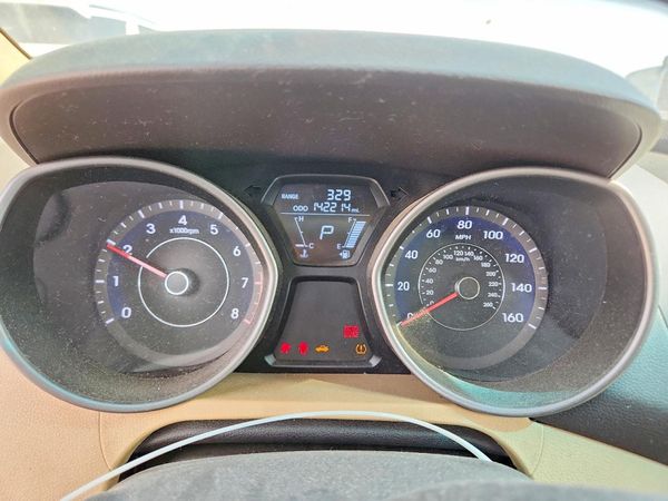 2013 HYUNDAI ELANTRA