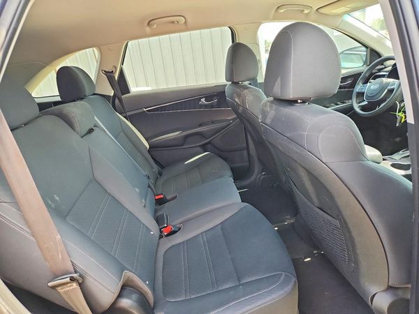 2020 KIA SORENTO L, LX, S