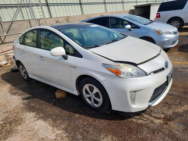 2015 TOYOTA PRIUS
