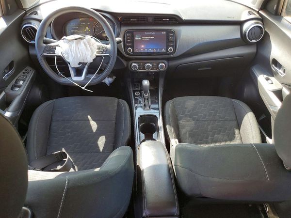 2024 NISSAN KICKS