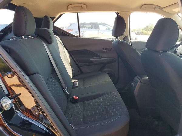2024 NISSAN KICKS