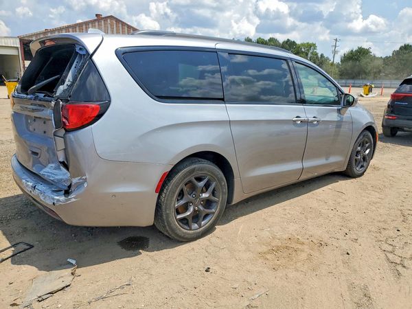 2019 CHRYSLER PACIFICA