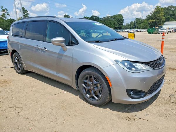 2019 CHRYSLER PACIFICA
