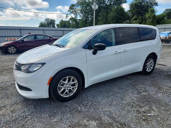 2024 CHRYSLER VOYAGER