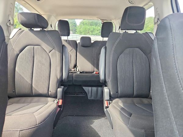 2024 CHRYSLER VOYAGER