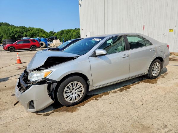 2013 TOYOTA CAMRY