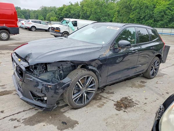 2021 VOLVO XC60 R-Design