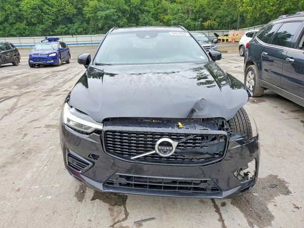 2021 VOLVO XC60 R-Design
