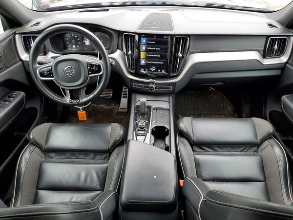 2021 VOLVO XC60 R-Design