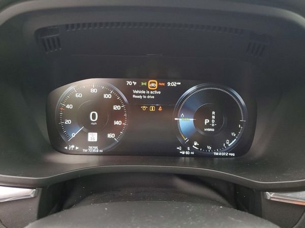 2021 VOLVO XC60 R-Design