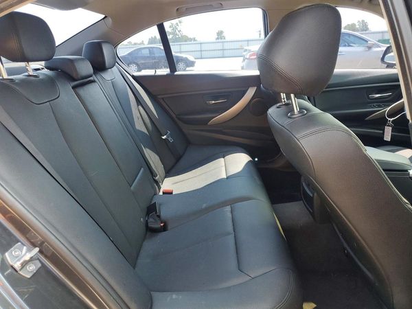 2015 BMW 320