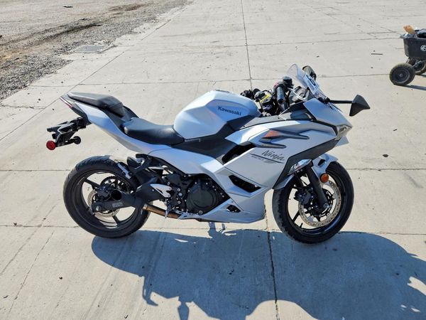 2025 KAWASAKI EX500