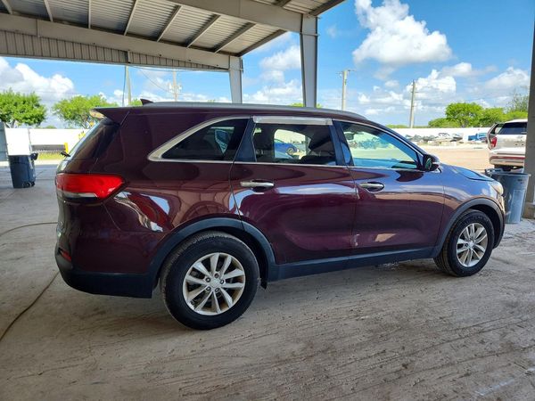 2017 KIA SORENTO L, LX
