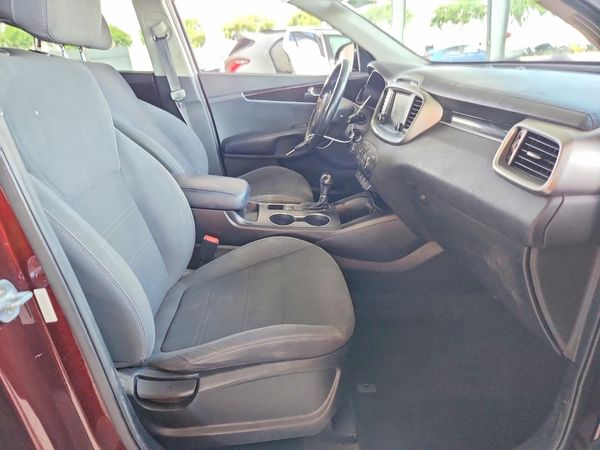 2017 KIA SORENTO L, LX